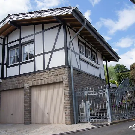 Wohnen Im Bergischen Fachwerk * Оверат